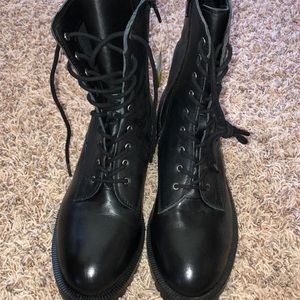 Combat boots never worn!